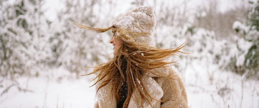 Natuurlijke haarverzorging voor de winter: zo bescherm je je haar tegen kou en droogte